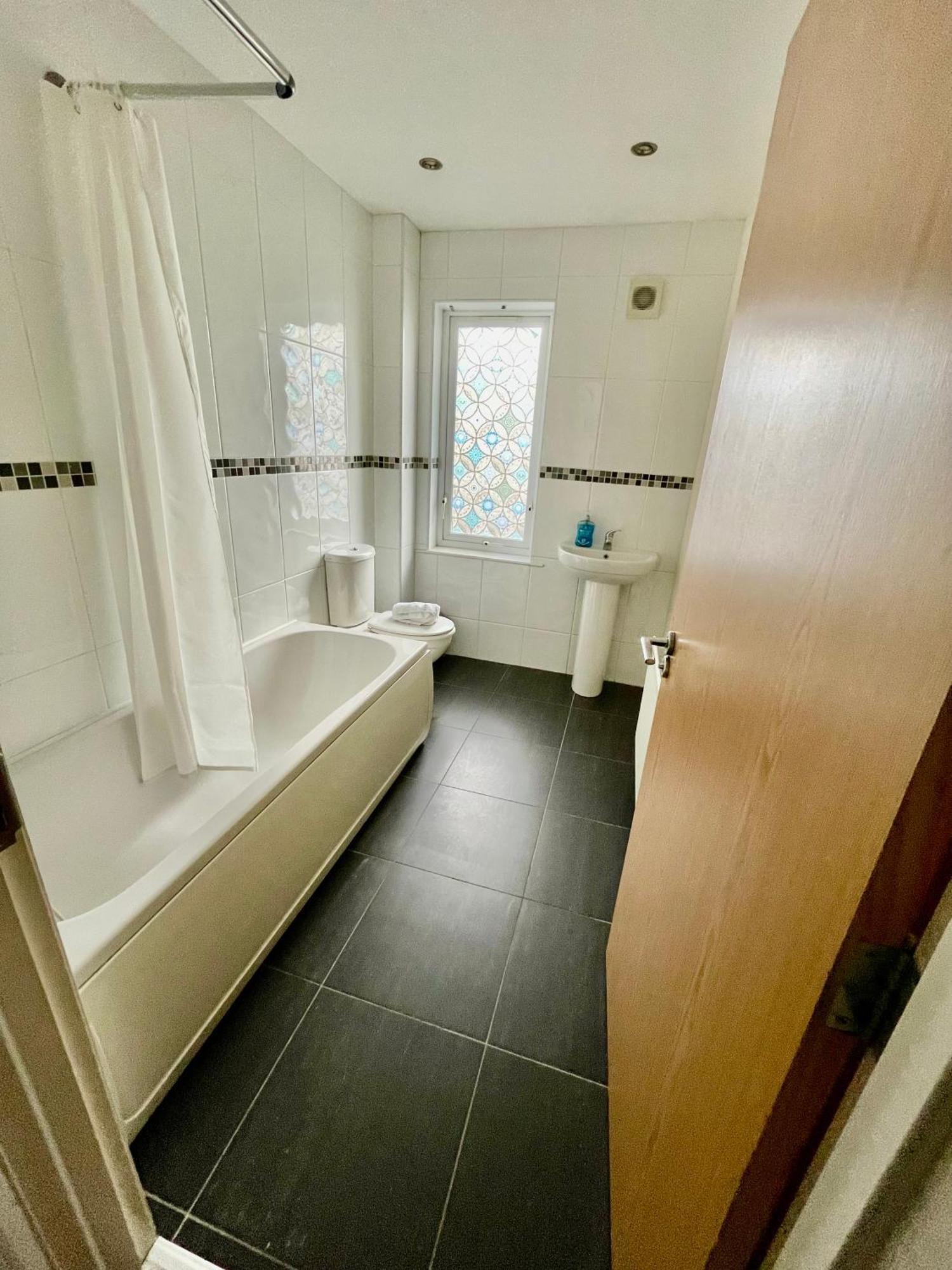 2 Bedroom City-Centre Apartment With Free Parking Belfast Luaran gambar
